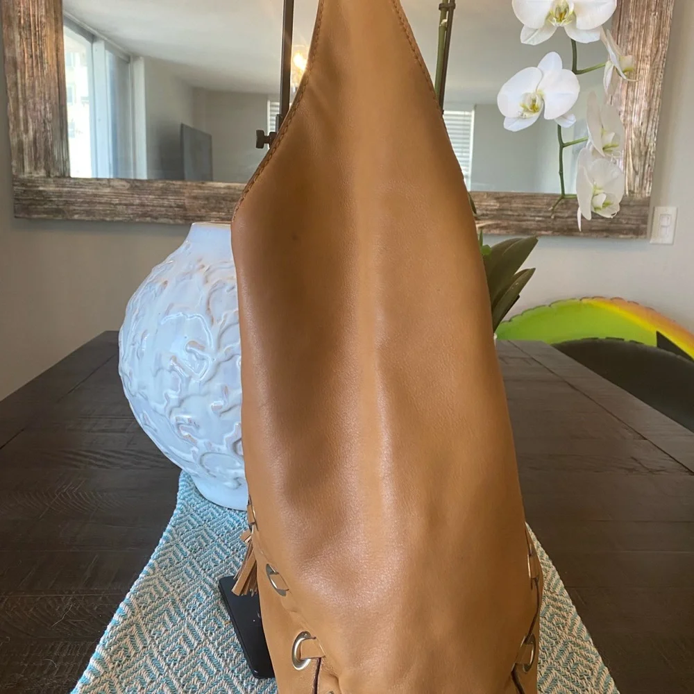 Michael Kors Bag (Tan) w/Silver Hardware. - Picture 8 of 12